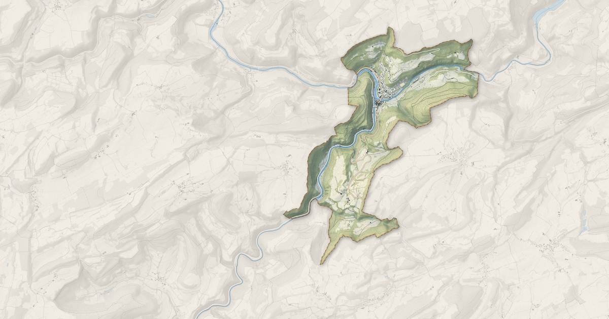 Portrait cartographique de Saint-Hippolyte : relief, eau, forêts, bâti et voies, calculés à partir des données de l'IGN