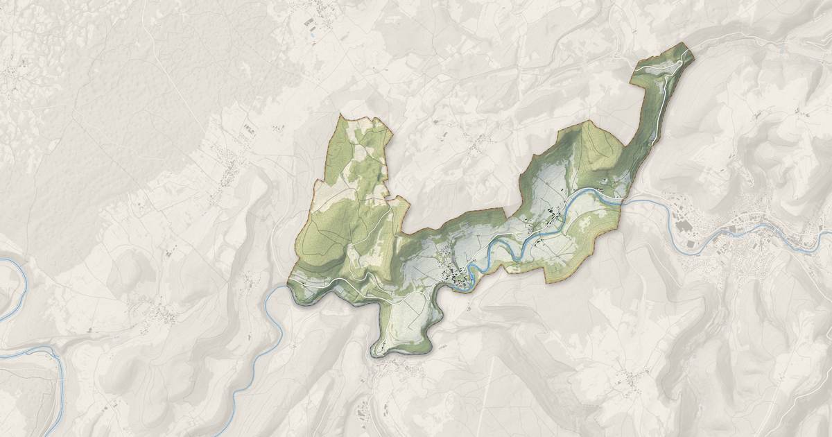 Portrait cartographique de Scey-Maisières : relief, eau, forêts, bâti et voies, calculés à partir des données de l'IGN