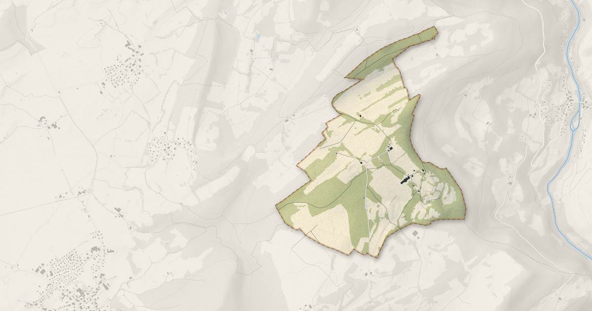 Portrait cartographique de Urtière : relief, eau, forêts, bâti et voies, calculés à partir des données de l'IGN