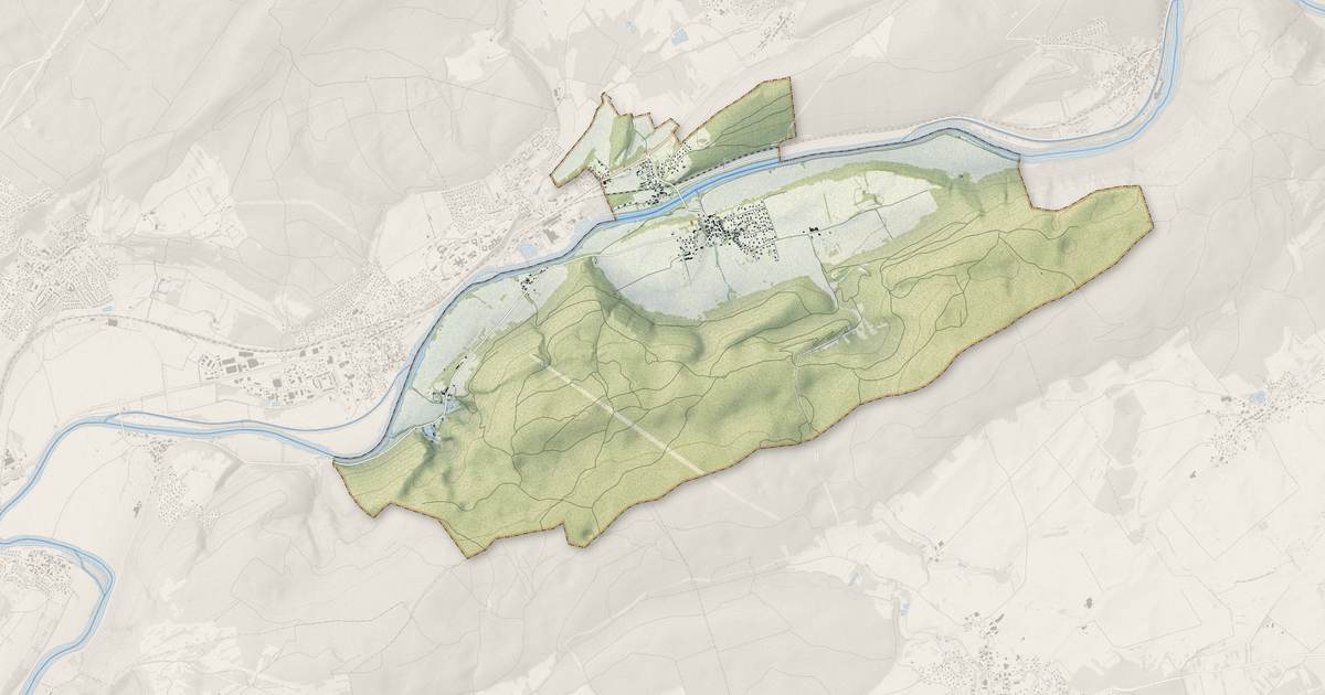 Portrait cartographique de Vaire : relief, eau, forêts, bâti et voies, calculés à partir des données de l'IGN