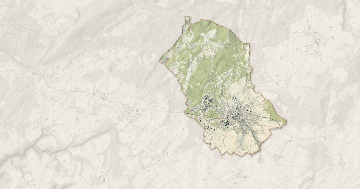 Portrait cartographique de Valdahon : relief, eau, forêts, bâti et voies, calculés à partir des données de l'IGN