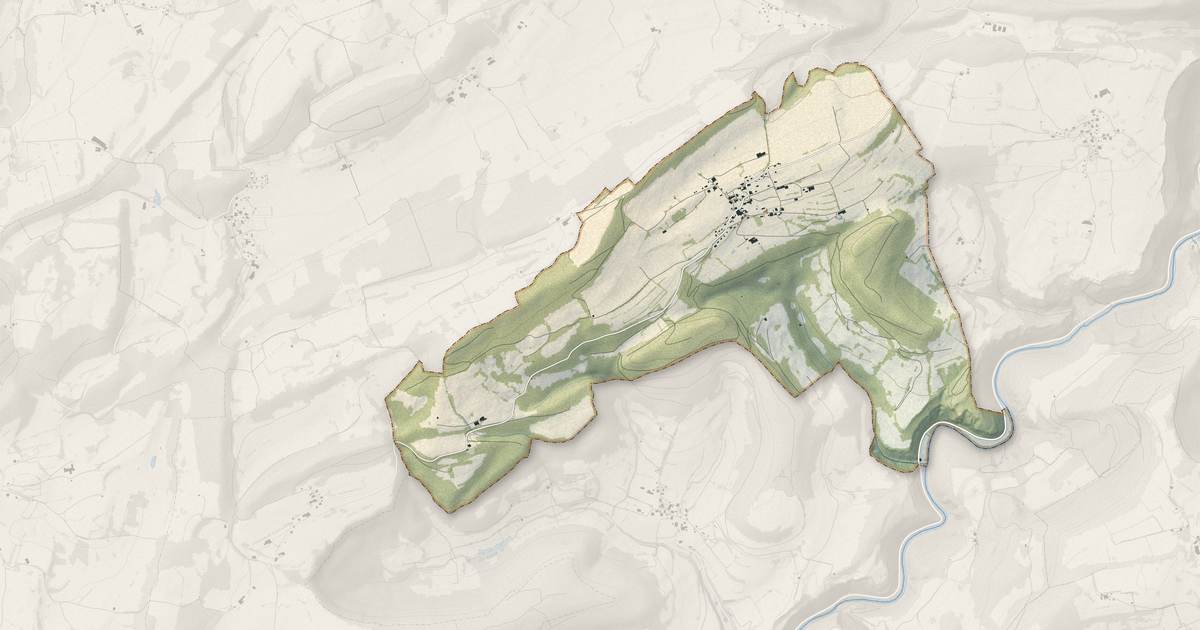 Portrait cartographique de Valoreille : relief, eau, forêts, bâti et voies, calculés à partir des données de l'IGN