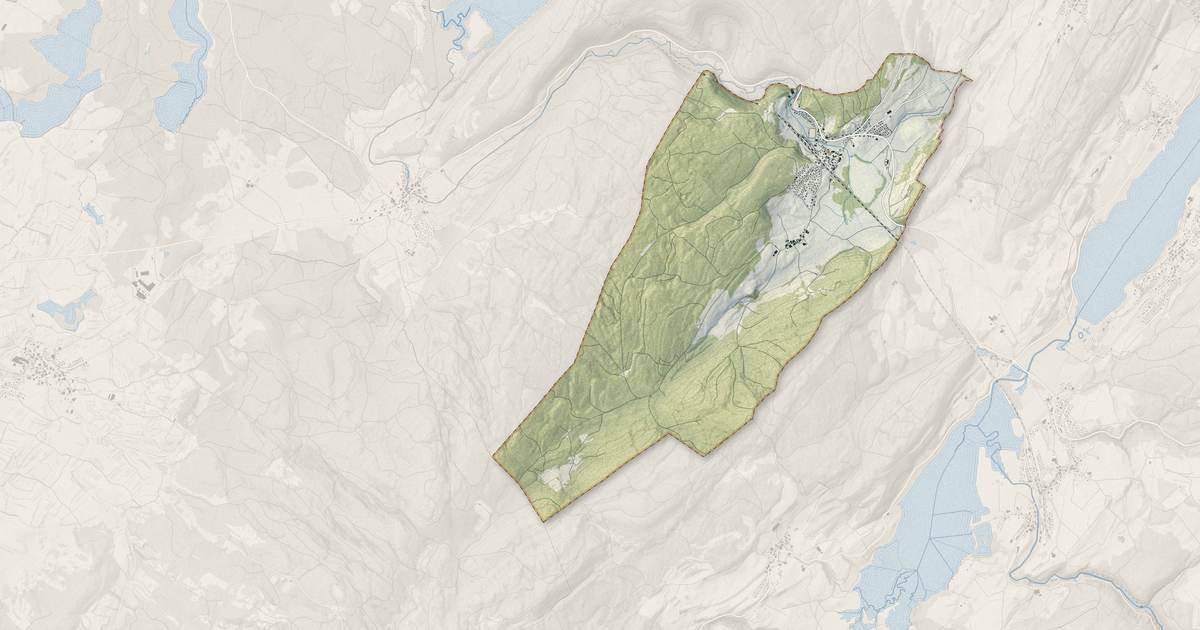 Portrait cartographique de Vaux-et-Chantegrue : relief, eau, forêts, bâti et voies, calculés à partir des données de l'IGN