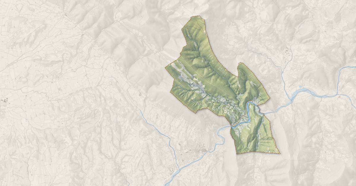 Portrait cartographique de Aubres : relief, eau, forêts, bâti et voies, calculés à partir des données de l'IGN