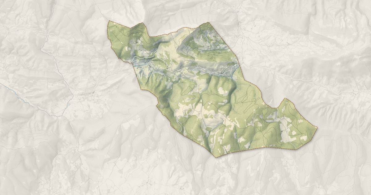 Portrait cartographique de Barret-de-Lioure : relief, eau, forêts, bâti et voies, calculés à partir des données de l'IGN