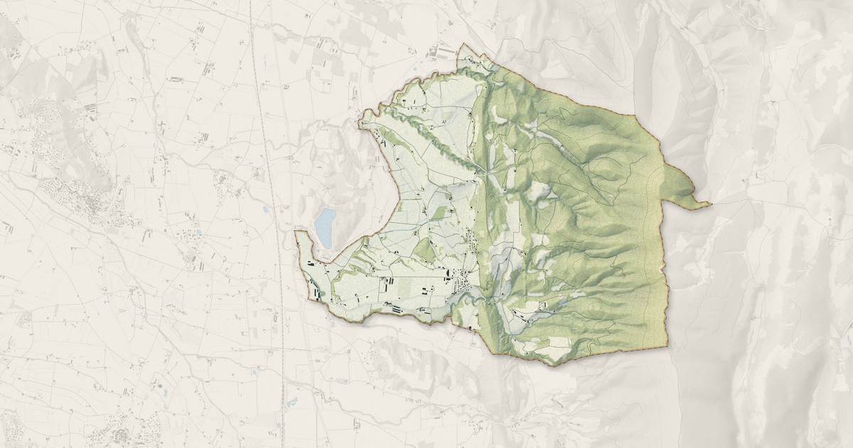 Portrait cartographique de La Baume-Cornillane : relief, eau, forêts, bâti et voies, calculés à partir des données de l'IGN