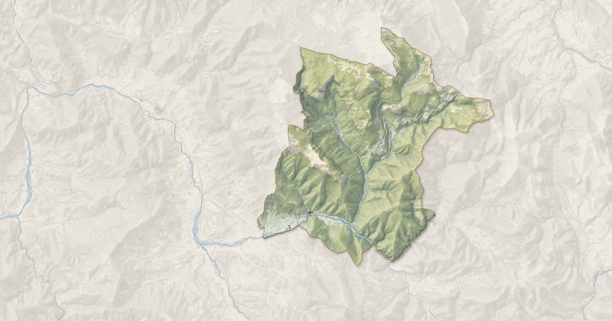 Portrait cartographique de Châtillon-en-Diois : relief, eau, forêts, bâti et voies, calculés à partir des données de l'IGN