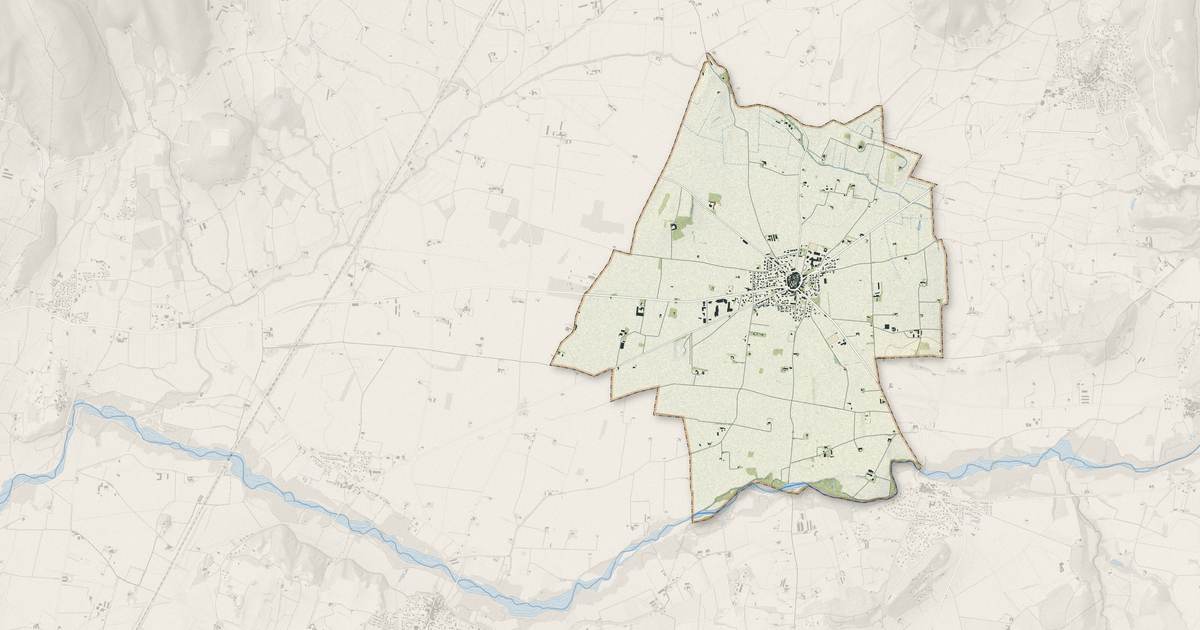 Portrait cartographique de Cléon-d'Andran : relief, eau, forêts, bâti et voies, calculés à partir des données de l'IGN
