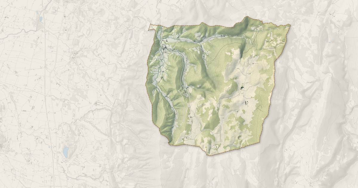 Portrait cartographique de Combovin : relief, eau, forêts, bâti et voies, calculés à partir des données de l'IGN