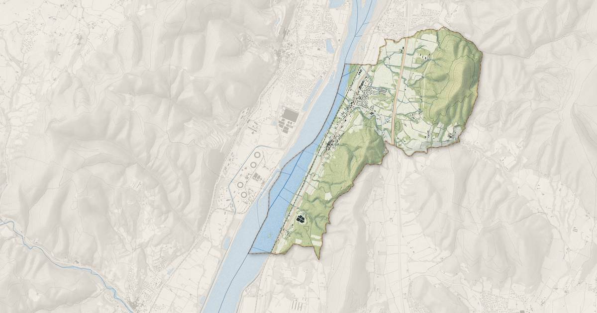 Portrait cartographique de La Coucourde : relief, eau, forêts, bâti et voies, calculés à partir des données de l'IGN