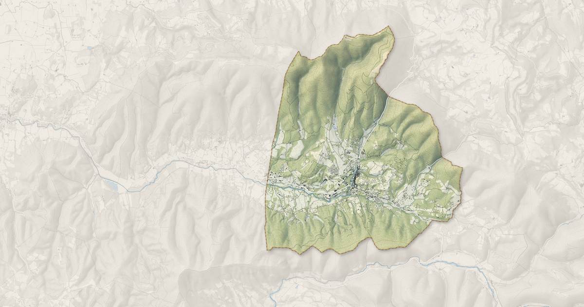 Portrait cartographique de Dieulefit : relief, eau, forêts, bâti et voies, calculés à partir des données de l'IGN