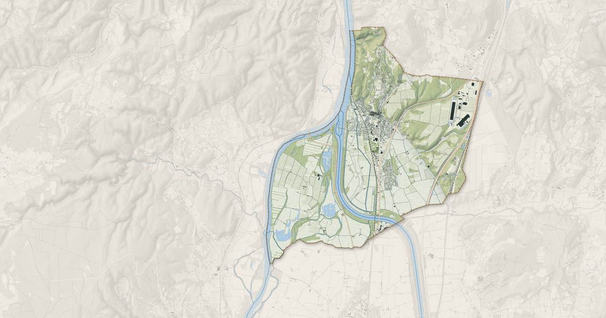 Portrait cartographique de Donzère : relief, eau, forêts, bâti et voies, calculés à partir des données de l'IGN
