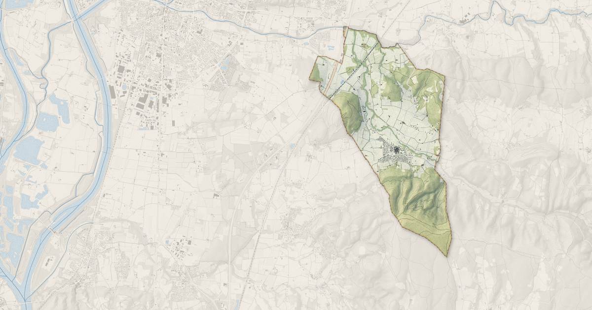 Portrait cartographique de Espeluche : relief, eau, forêts, bâti et voies, calculés à partir des données de l'IGN