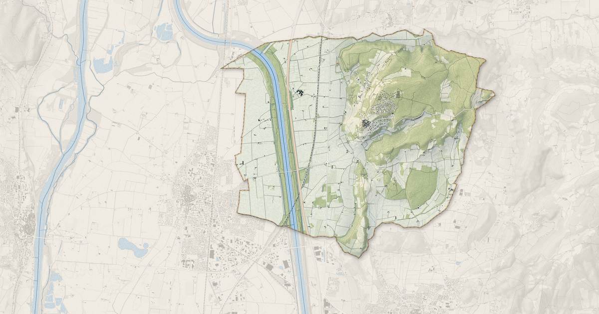 Portrait cartographique de La Garde-Adhémar : relief, eau, forêts, bâti et voies, calculés à partir des données de l'IGN