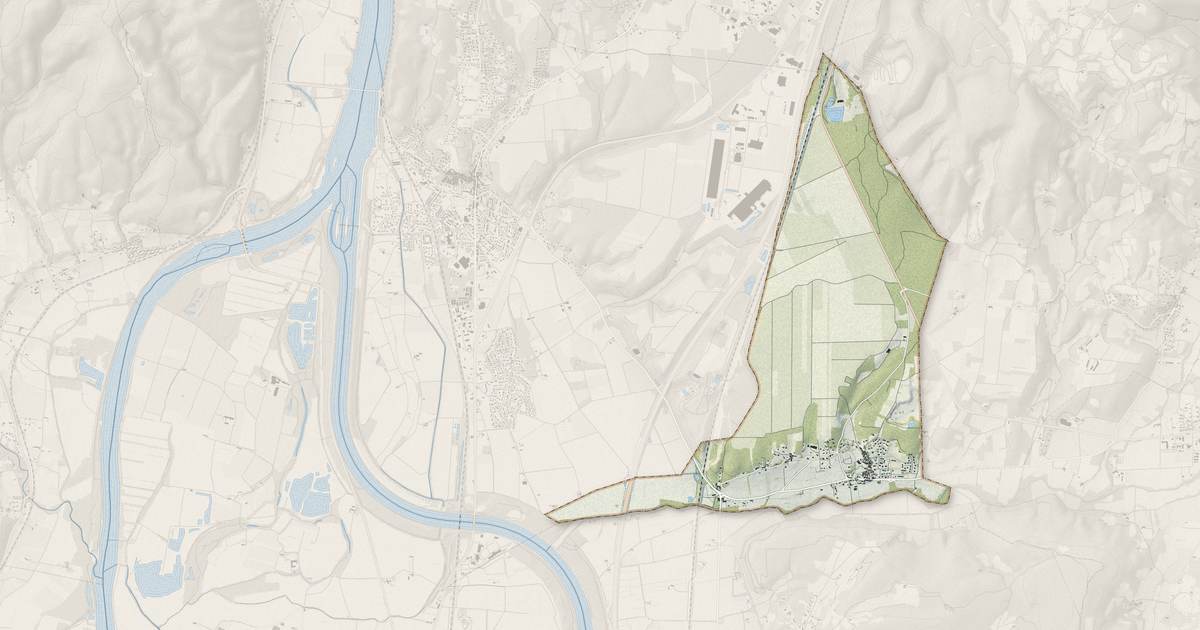 Portrait cartographique de Les Granges-Gontardes : relief, eau, forêts, bâti et voies, calculés à partir des données de l'IGN
