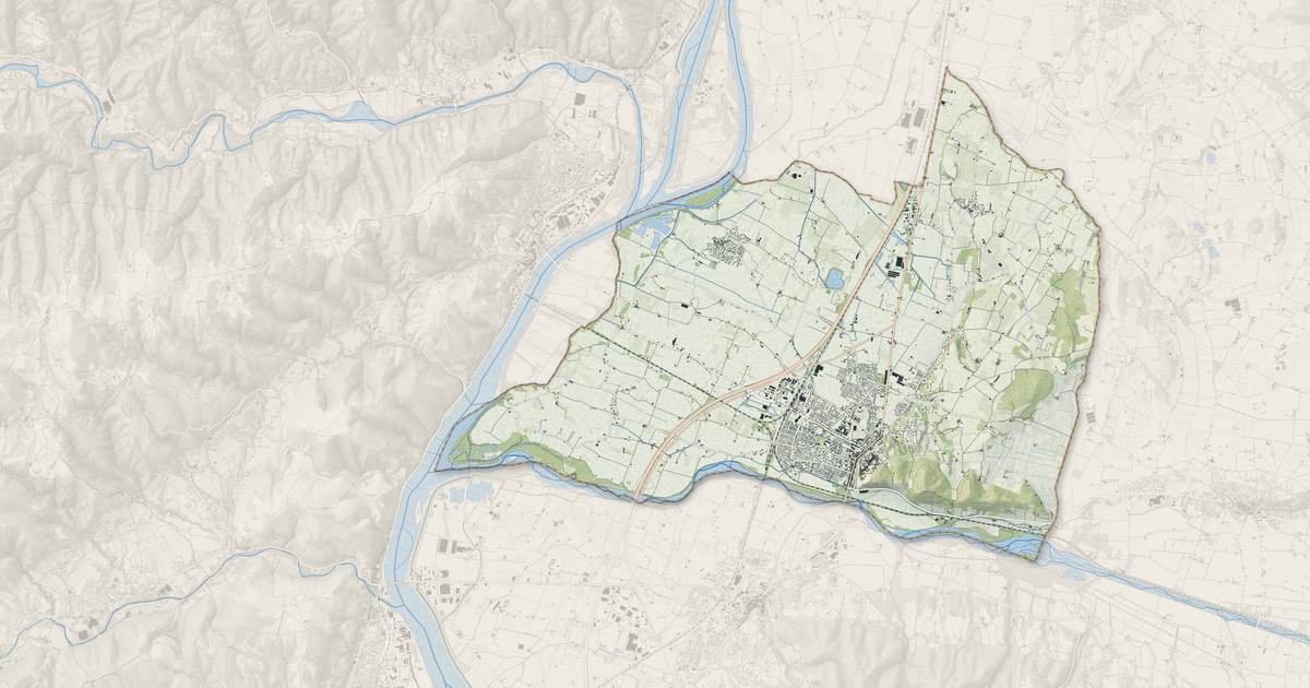 Portrait cartographique de Livron-sur-Drôme : relief, eau, forêts, bâti et voies, calculés à partir des données de l'IGN