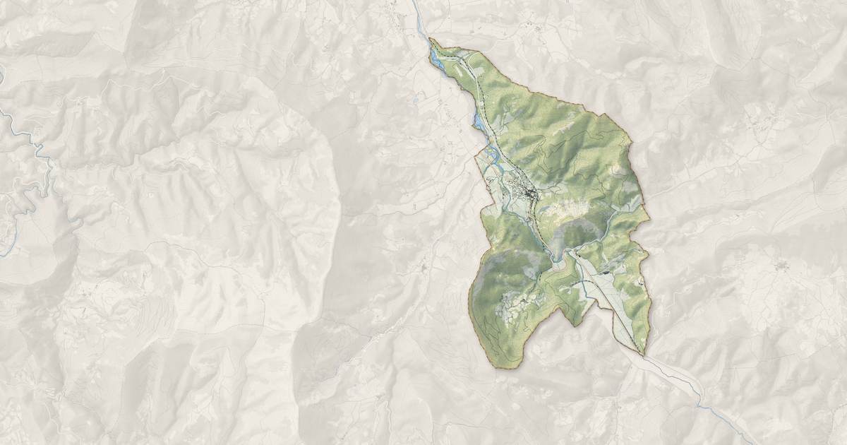 Portrait cartographique de Luc-en-Diois : relief, eau, forêts, bâti et voies, calculés à partir des données de l'IGN