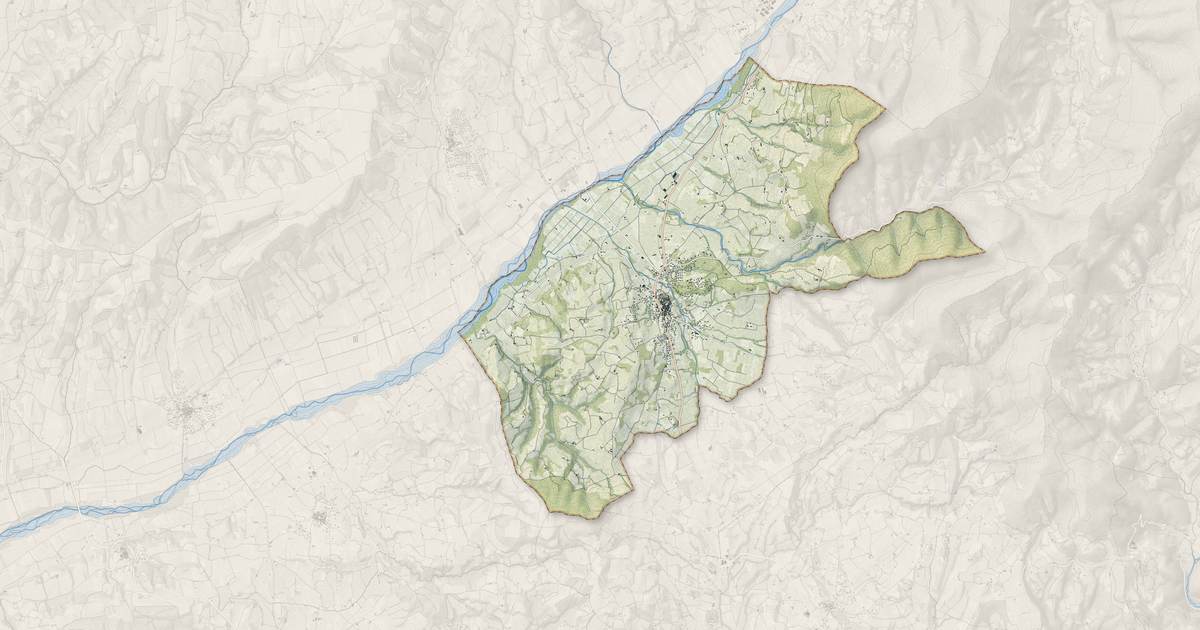Portrait cartographique de Mirabel-aux-Baronnies : relief, eau, forêts, bâti et voies, calculés à partir des données de l'IGN