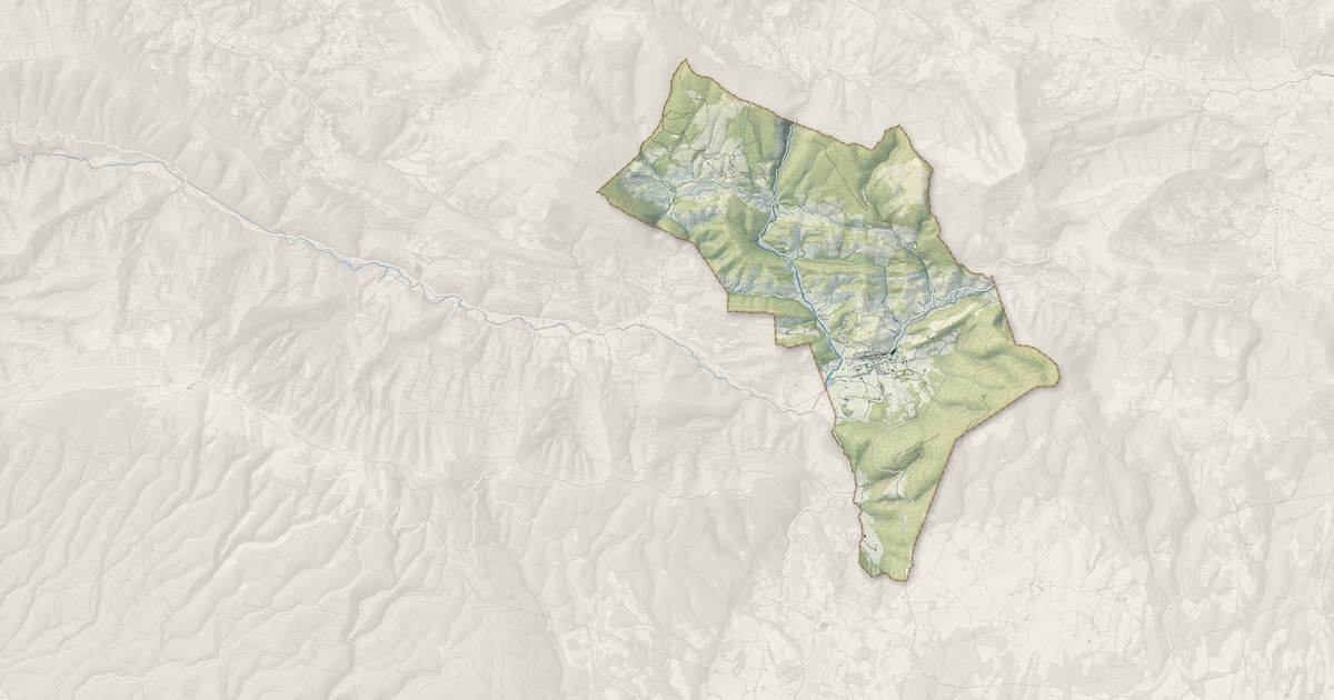 Portrait cartographique de Montbrun-les-Bains : relief, eau, forêts, bâti et voies, calculés à partir des données de l'IGN