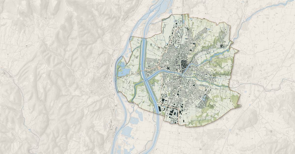 Portrait cartographique de Montélimar : relief, eau, forêts, bâti et voies, calculés à partir des données de l'IGN