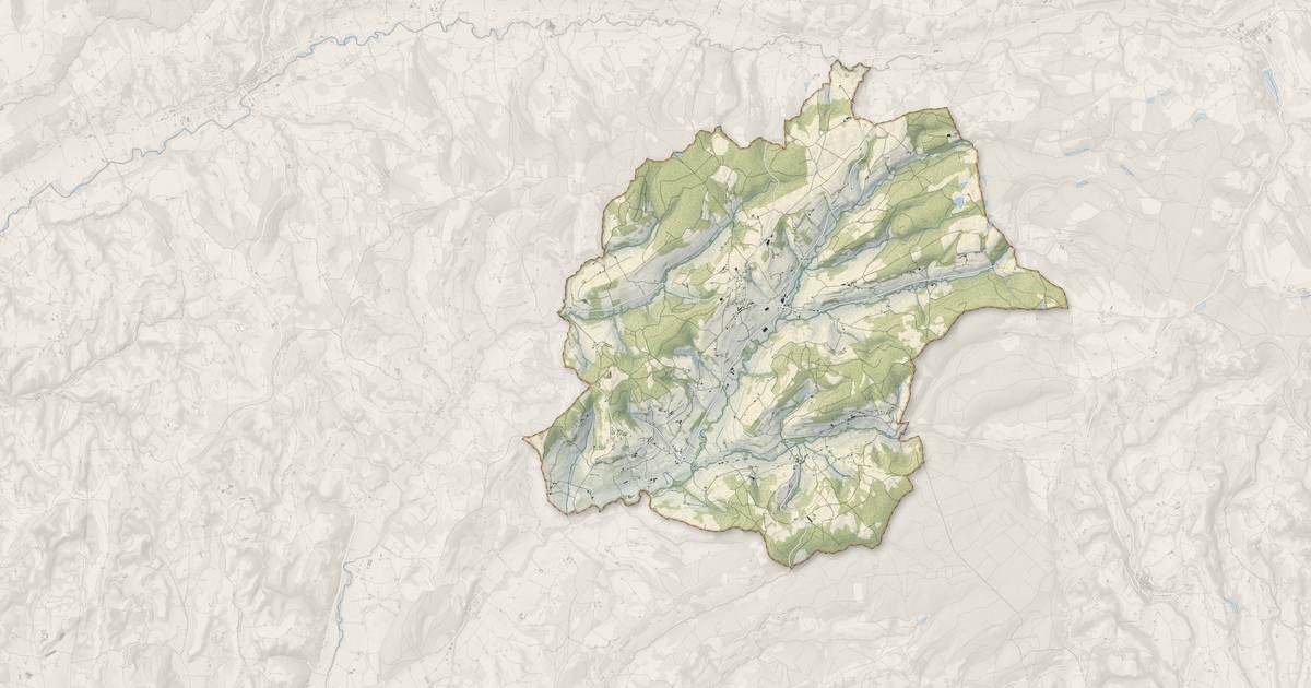 Portrait cartographique de Valherbasse : relief, eau, forêts, bâti et voies, calculés à partir des données de l'IGN