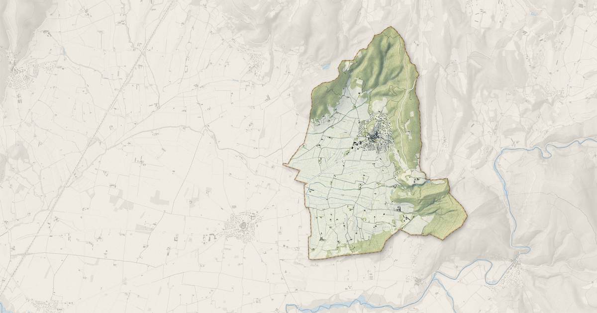 Portrait cartographique de Puy-Saint-Martin : relief, eau, forêts, bâti et voies, calculés à partir des données de l'IGN