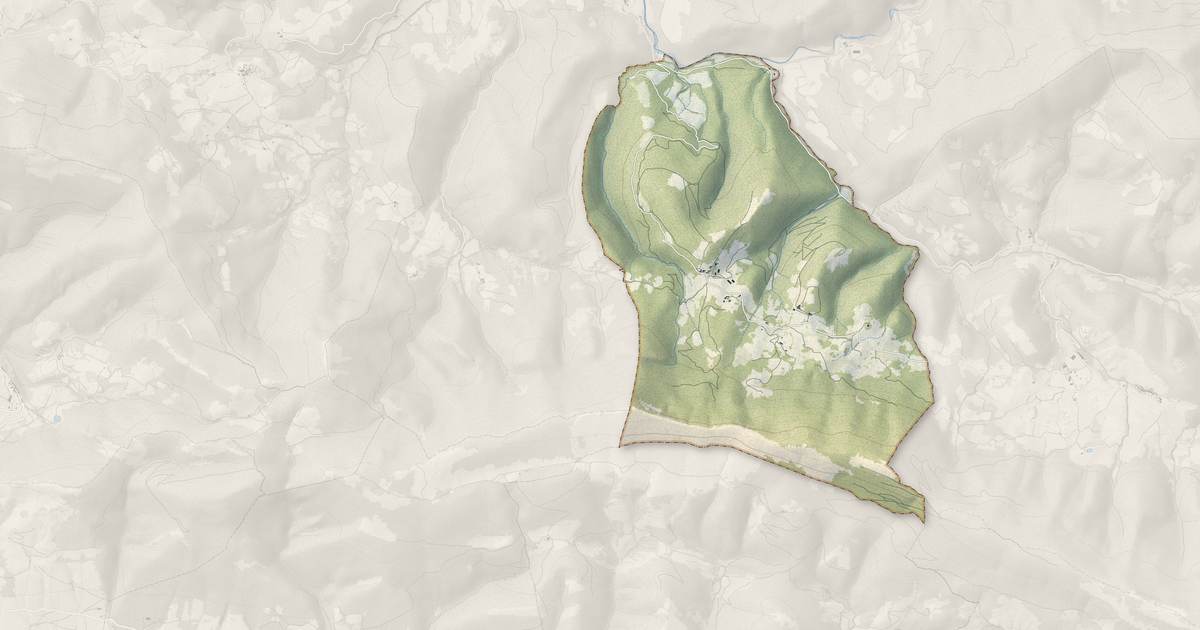 Portrait cartographique de Roussieux : relief, eau, forêts, bâti et voies, calculés à partir des données de l'IGN