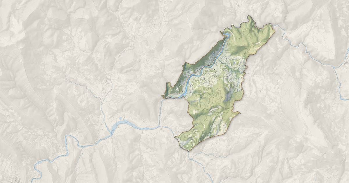 Portrait cartographique de Sahune : relief, eau, forêts, bâti et voies, calculés à partir des données de l'IGN