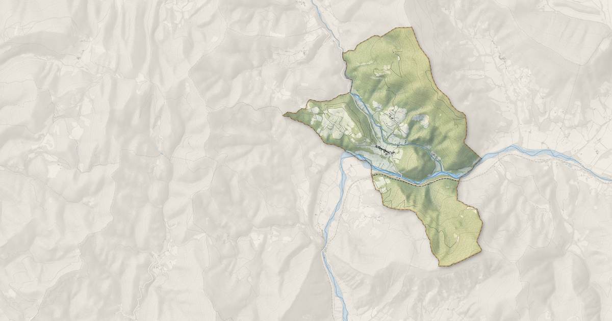 Portrait cartographique de Sainte-Croix : relief, eau, forêts, bâti et voies, calculés à partir des données de l'IGN