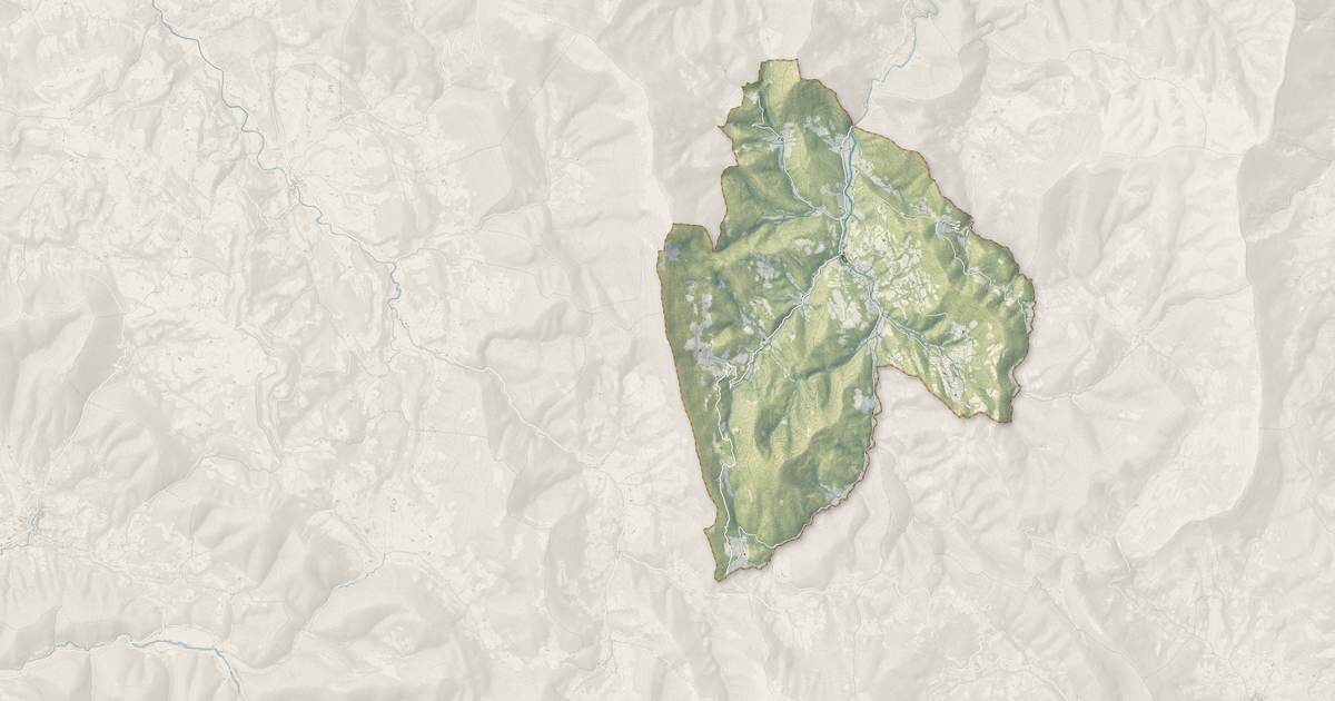 Portrait cartographique de Saint-Nazaire-le-Désert : relief, eau, forêts, bâti et voies, calculés à partir des données de l'IGN
