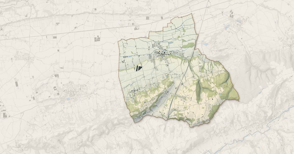 Portrait cartographique de Saint-Sorlin-en-Valloire : relief, eau, forêts, bâti et voies, calculés à partir des données de l'IGN