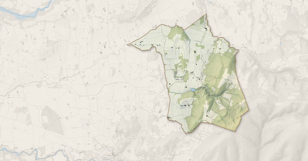 Portrait cartographique de Salettes : relief, eau, forêts, bâti et voies, calculés à partir des données de l'IGN