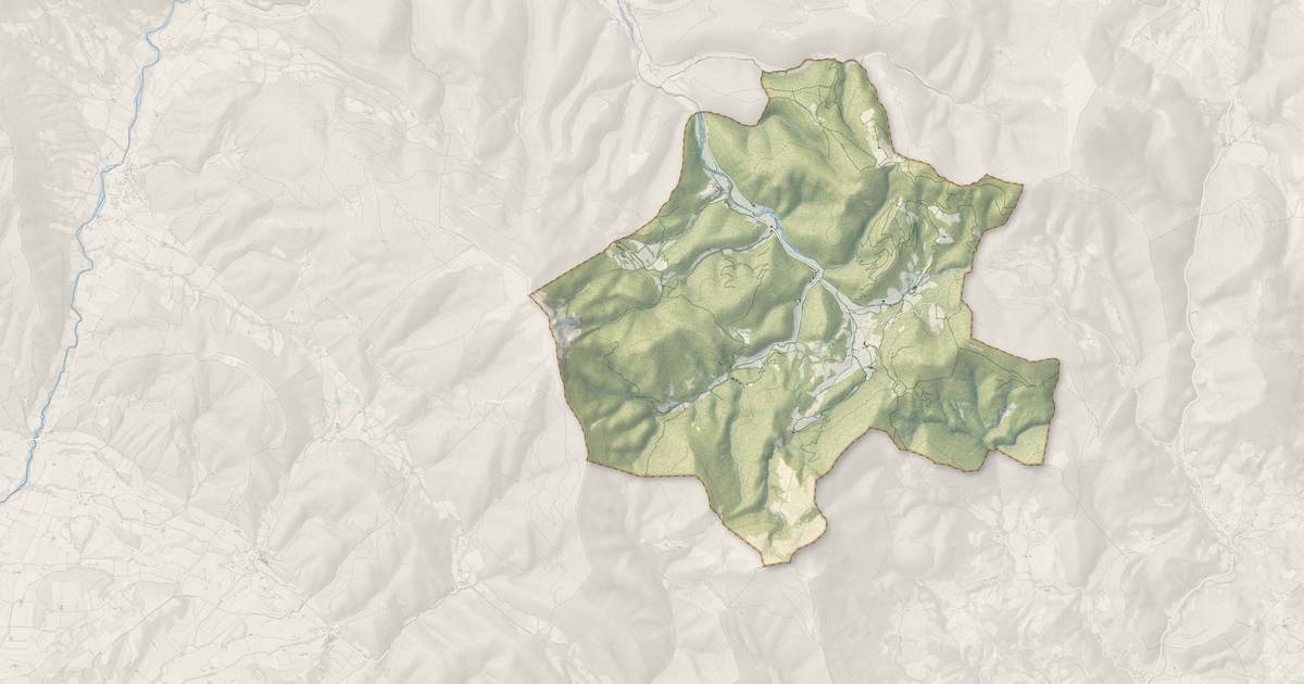 Portrait cartographique de Teyssières : relief, eau, forêts, bâti et voies, calculés à partir des données de l'IGN