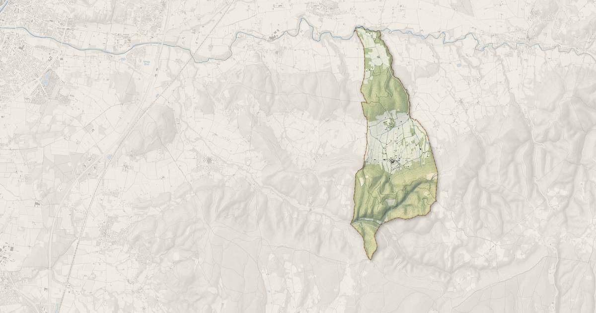 Portrait cartographique de La Touche : relief, eau, forêts, bâti et voies, calculés à partir des données de l'IGN
