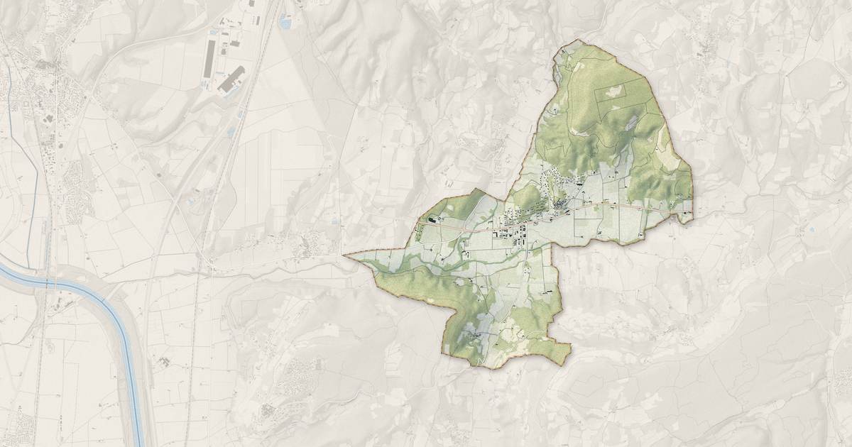 Portrait cartographique de Valaurie : relief, eau, forêts, bâti et voies, calculés à partir des données de l'IGN