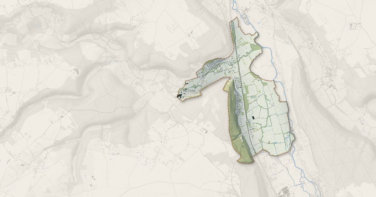 Portrait cartographique de Authou : relief, eau, forêts, bâti et voies, calculés à partir des données de l'IGN