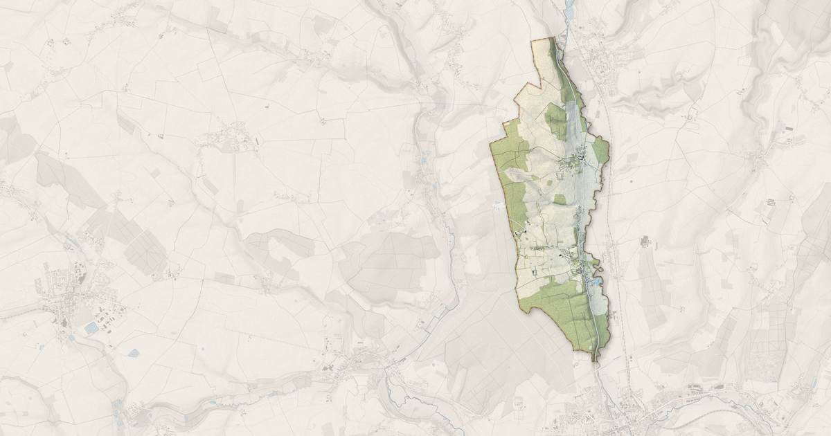 Portrait cartographique de Bazincourt-sur-Epte : relief, eau, forêts, bâti et voies, calculés à partir des données de l'IGN