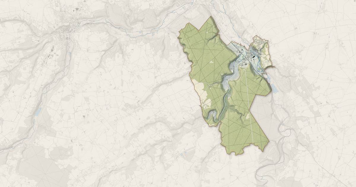 Portrait cartographique de Beaumont-le-Roger : relief, eau, forêts, bâti et voies, calculés à partir des données de l'IGN