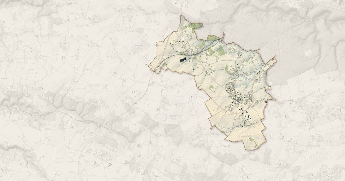 Portrait cartographique de Grand Bourgtheroulde : relief, eau, forêts, bâti et voies, calculés à partir des données de l'IGN