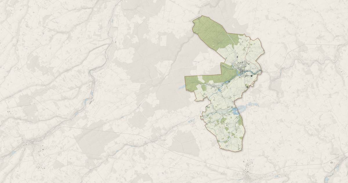 Portrait cartographique de Breteuil : relief, eau, forêts, bâti et voies, calculés à partir des données de l'IGN