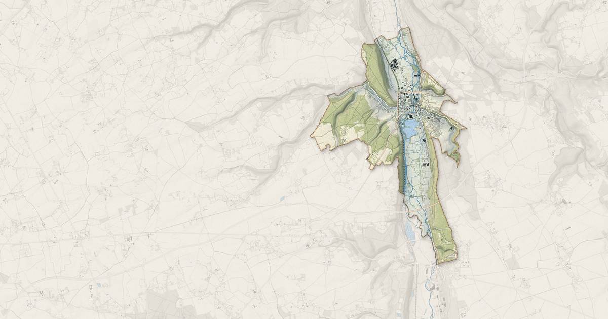 Portrait cartographique de Brionne : relief, eau, forêts, bâti et voies, calculés à partir des données de l'IGN