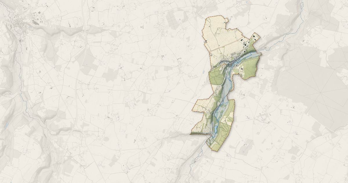 Portrait cartographique de Broglie : relief, eau, forêts, bâti et voies, calculés à partir des données de l'IGN