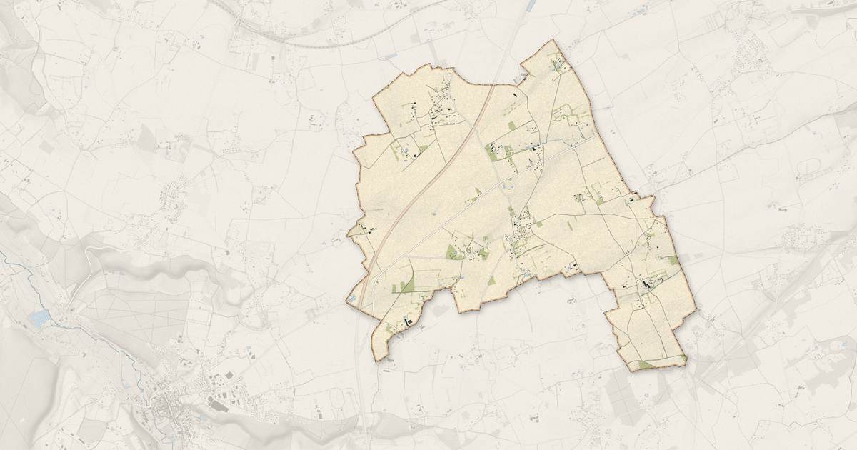 Portrait cartographique de Capelle-les-Grands : relief, eau, forêts, bâti et voies, calculés à partir des données de l'IGN