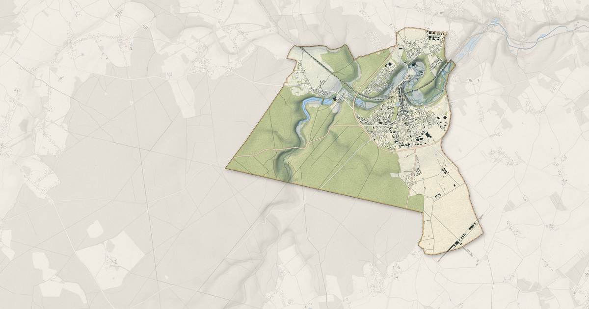 Portrait cartographique de Conches-en-Ouche : relief, eau, forêts, bâti et voies, calculés à partir des données de l'IGN