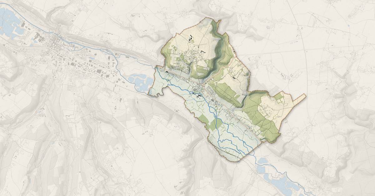Portrait cartographique de Corneville-sur-Risle : relief, eau, forêts, bâti et voies, calculés à partir des données de l'IGN