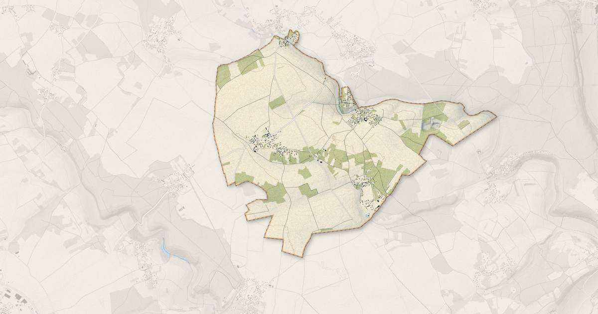 Portrait cartographique de Courdemanche : relief, eau, forêts, bâti et voies, calculés à partir des données de l'IGN