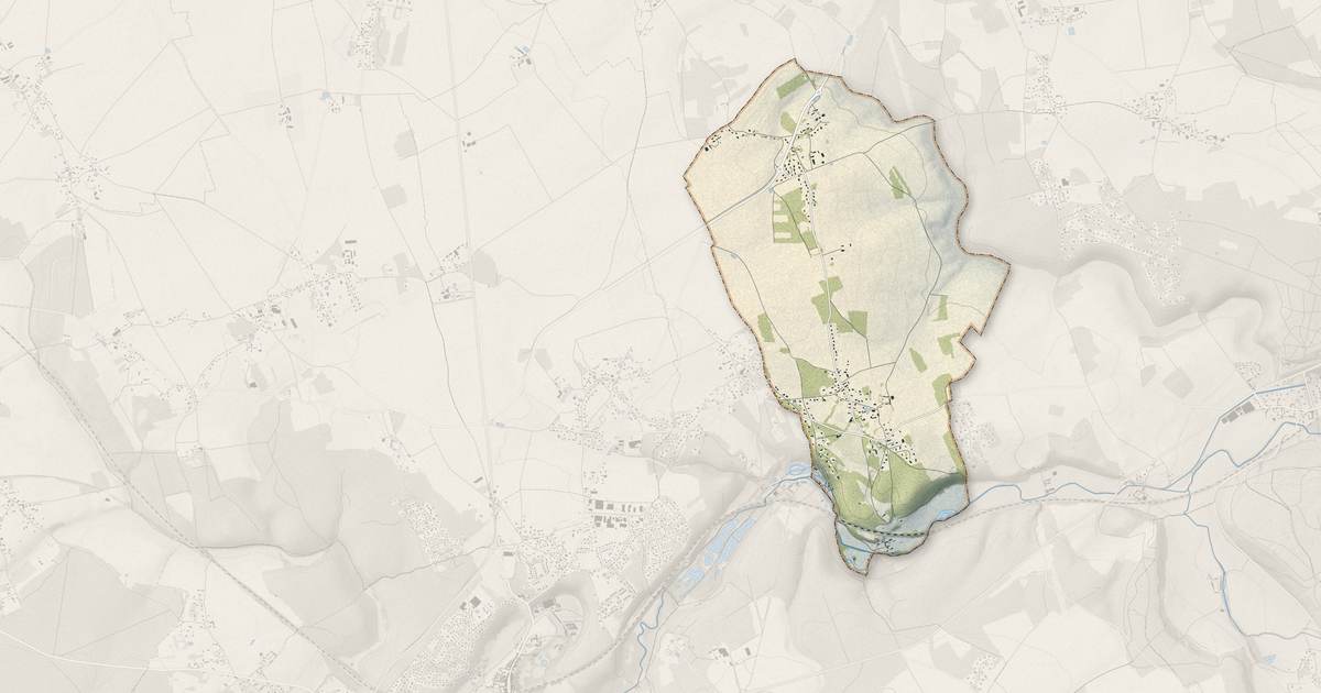 Portrait cartographique de La Croisille : relief, eau, forêts, bâti et voies, calculés à partir des données de l'IGN