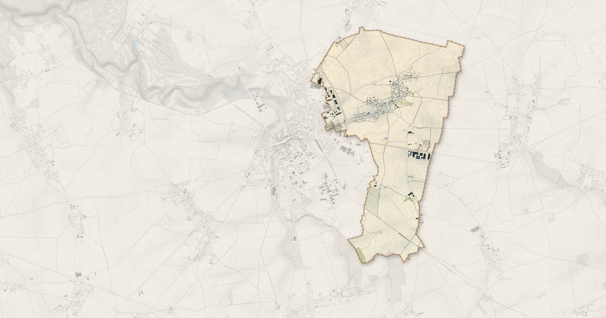 Portrait cartographique de Crosville-la-Vieille : relief, eau, forêts, bâti et voies, calculés à partir des données de l'IGN