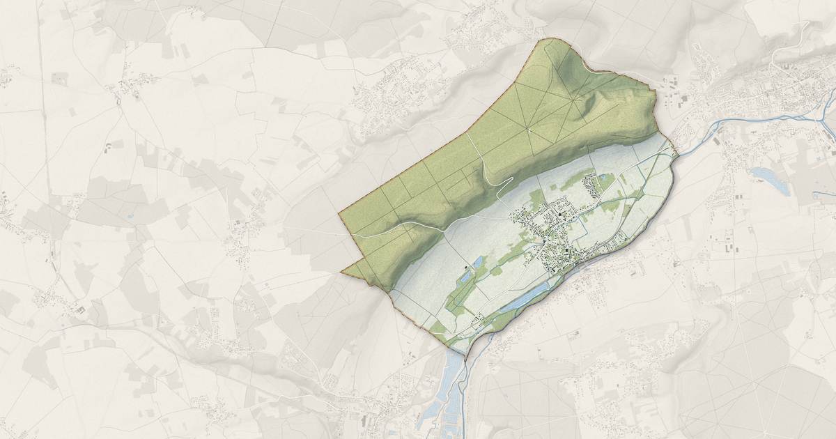 Portrait cartographique de Croth : relief, eau, forêts, bâti et voies, calculés à partir des données de l'IGN