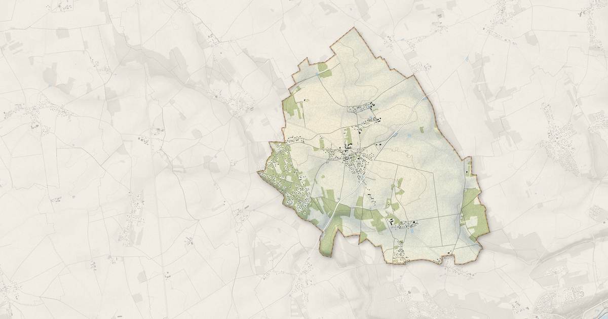 Portrait cartographique de Ferrières-Haut-Clocher : relief, eau, forêts, bâti et voies, calculés à partir des données de l'IGN